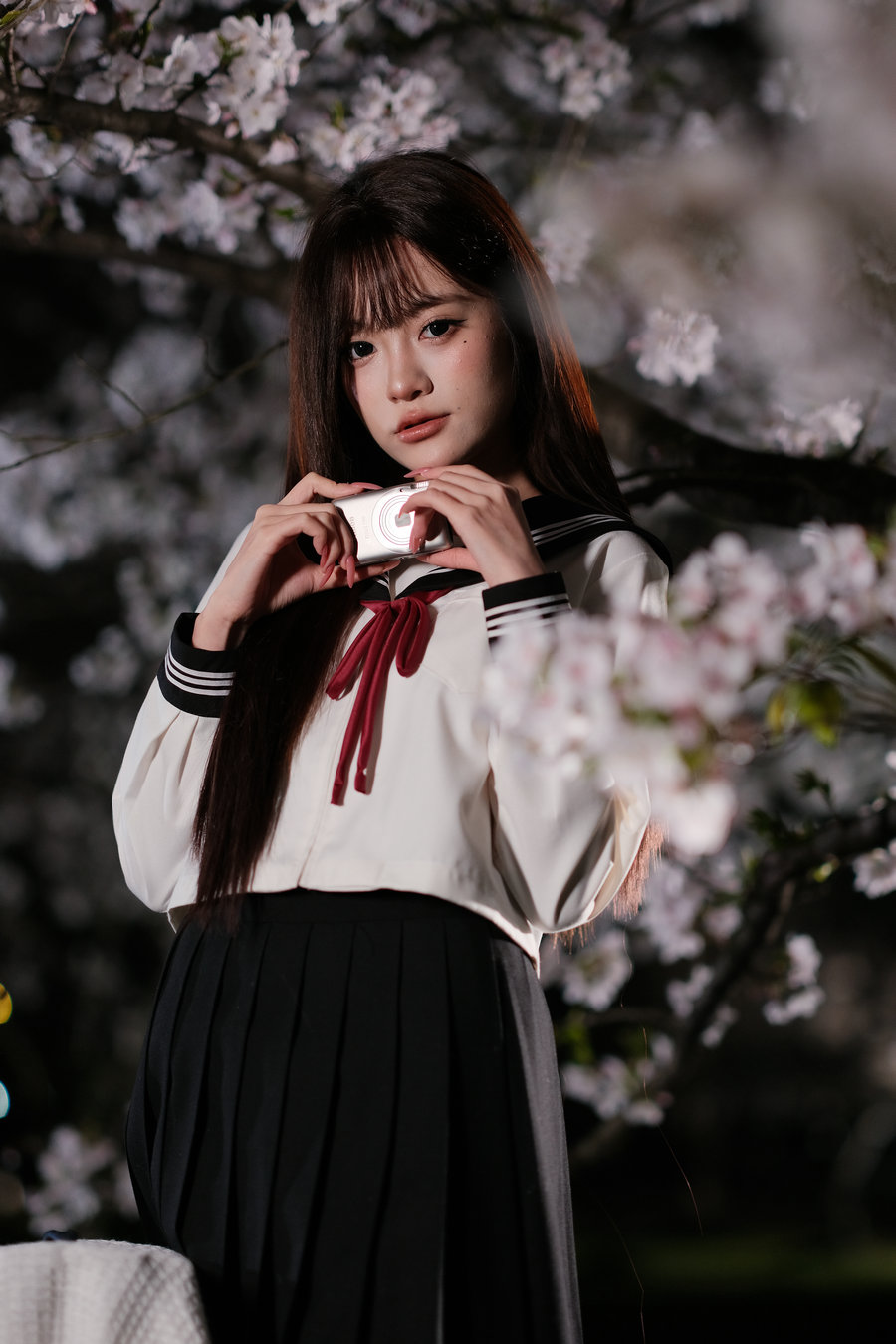 [YITUYU]艺图语 2026.04.04 夜樱人像 富士中画幅直出 纯纯 [25P-495MB]