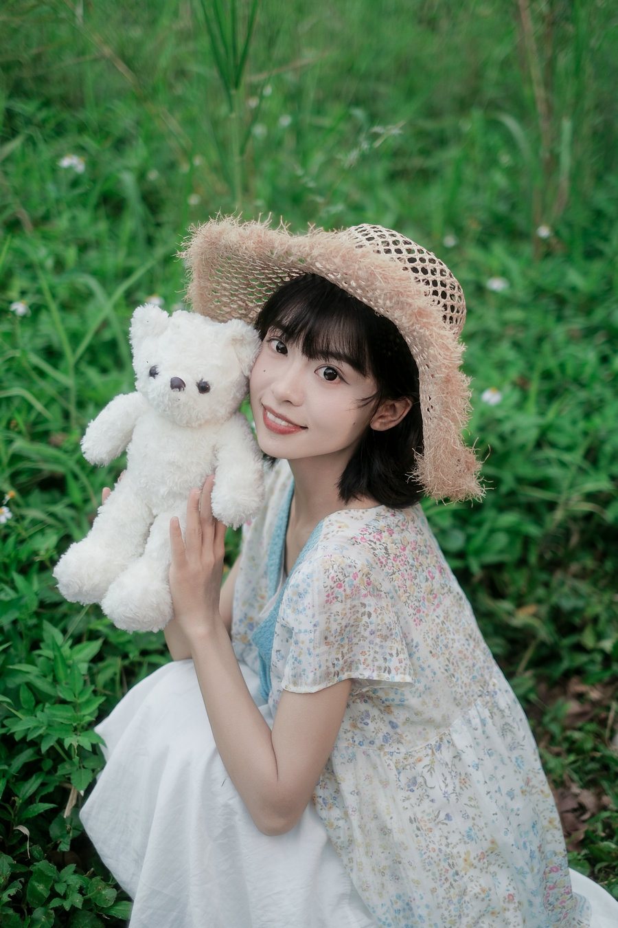 [YITUYU]艺图语 2026.04.09 夏日的浪漫，藏在漫野的绿意里 暗中讨饭 [36P-850MB]