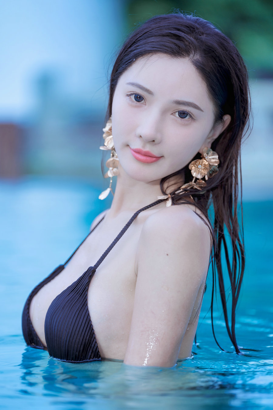 [YITUYU]艺图语 2026.04.13 无边泳池美女 小汤圆 [19P-117MB]