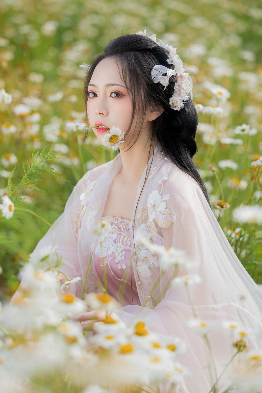 [YITUYU]艺图语 2023.05.28 雏菊花海 阡墨红尘 [23P-386MB]