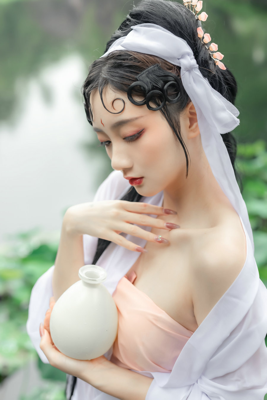 [YITUYU]艺图语 2022.06.03 白蛇传奇 兔子Zzz不吃胡萝卜&Conkon控控 [25P-137MB]