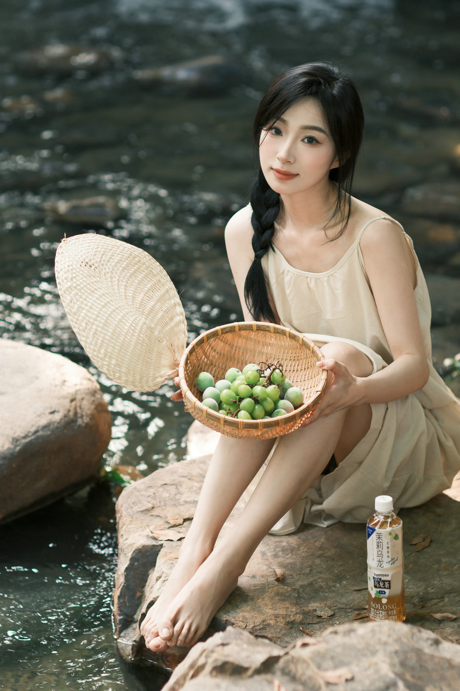 [YITUYU]艺图语 2026.05.08 夏日溯溪 小吕板板 [16P-77MB]