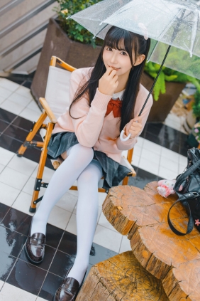 [YITUYU]艺图语 2026.04.11 雨天JK vv大王 [24P-132MB]