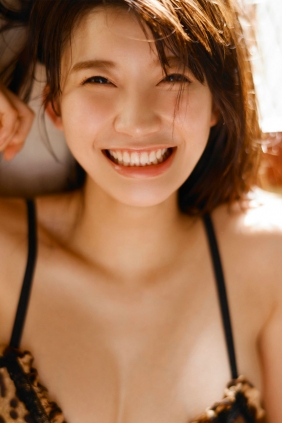小倉優香 - Yuka in Thailand [97P40MB]