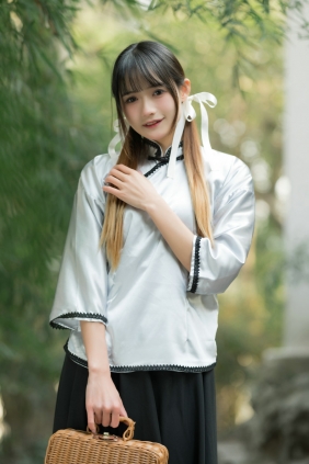 [YITUYU]艺图语 2022.06.03 碧玉 兔子Zzz不吃胡萝卜 [23P-184MB]