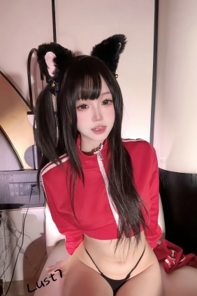 动漫博主柒柒要乖哦 - 红色体操服 [46P1V-279MB]