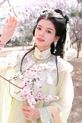 [YITUYU]艺图语 2026.04.20 一树桃花，一梦浮生 [41P-356MB]