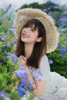 [YITUYU]艺图语 2026.03.26 春日限定蓝花田写真 把夏天穿在身上 呆头飞鹅 [51P-...