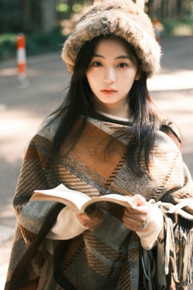 [YITUYU]艺图语 2026.04.20 秋天该很好 周思吟 [15P-83MB]