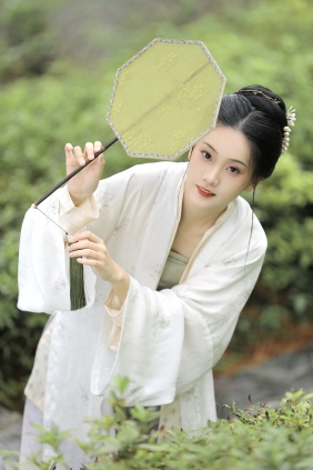 [YITUYU]艺图语 2022.04.27 剪一片云绿 芝芝琪 [23P-272MB]