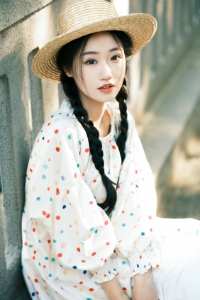 [YITUYU]艺图语 2026.04.07 春天，恰到好处 扣子 [9P-36MB]