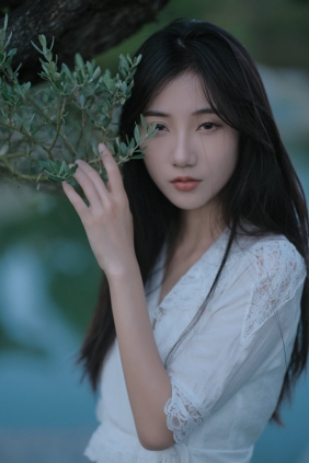 [YITUYU]艺图语 2022.11.17 秋风 阿万 [46P-422MB]