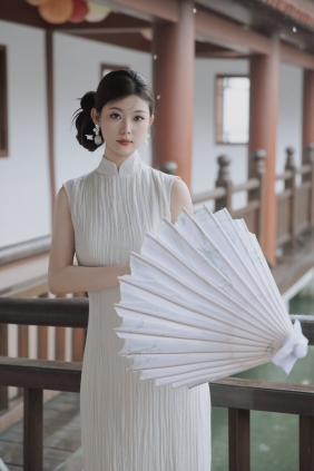 [YITUYU]艺图语 2026.04.12 雨天游园 涵 [14P-152MB]