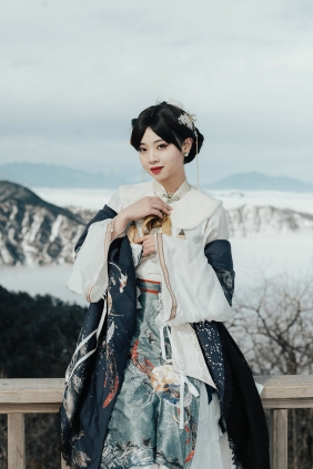 [YITUYU]艺图语 2022.05.18 南山雪 池子 [22P-199MB]