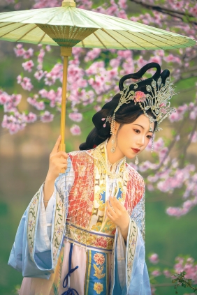 [YITUYU]艺图语 2026.05.01 烟雨海棠卧花眠 哆啦大王 [16P-363MB]
